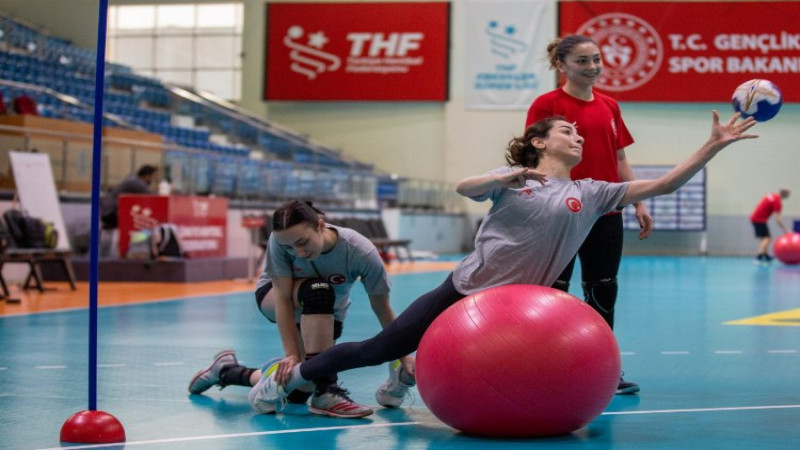 A Milli Kadın Hentbol Takımı 'Dünya' hazırlıklarına başladı